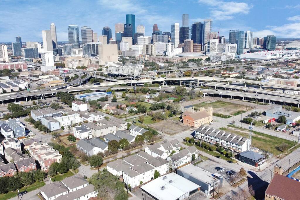 Vila 3Br/3.5Ba Three Story East Downtown Townhouse With View Houston Exteriér fotografie