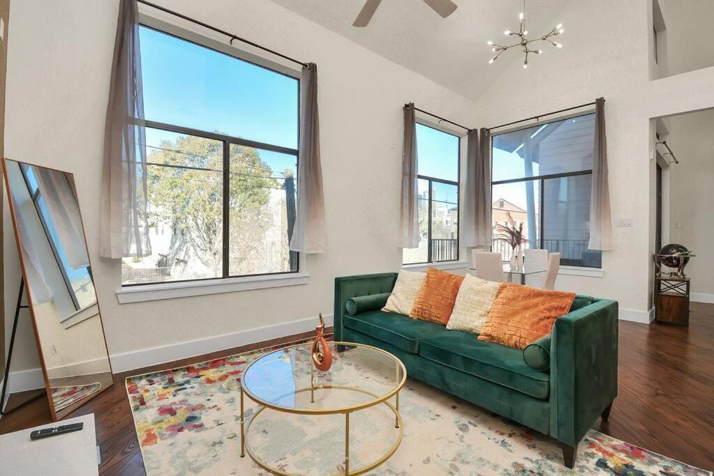 Vila 3Br/3.5Ba Three Story East Downtown Townhouse With View Houston Exteriér fotografie