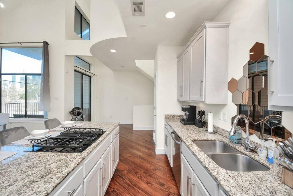 Vila 3Br/3.5Ba Three Story East Downtown Townhouse With View Houston Exteriér fotografie